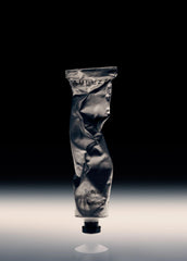 Aurezzi Mentol Aromalı Gümüş Parçacıklı Silver Diş Macunu 75 ML